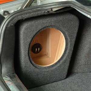 Subwoofer-Gehäuse für VW Passat B5 Limousine 1996 -> 2005
